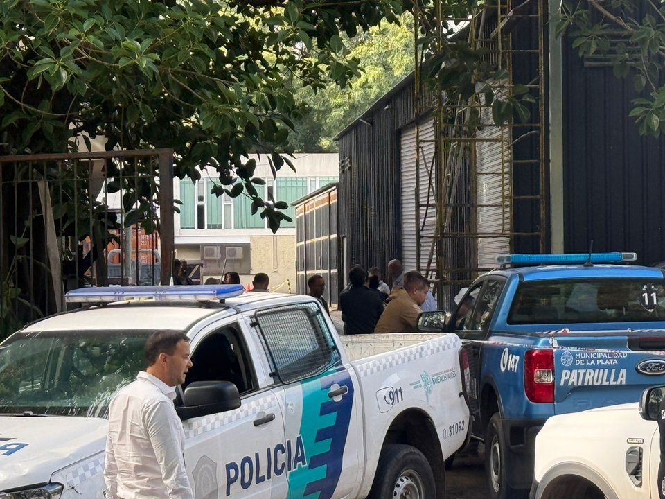 Tragedia en La Plata: hallan a una bebé sin vida en una obra de la UNLP