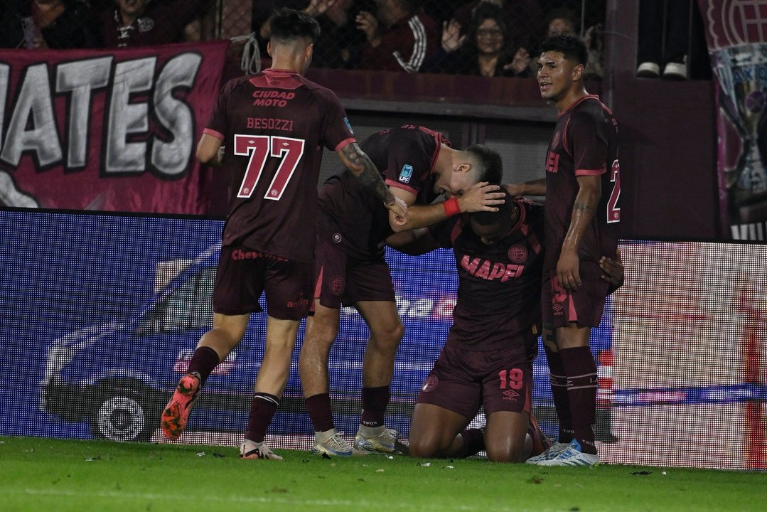 Lanús se impuso en el clásico del Sur ante Banfield en el último suspiro