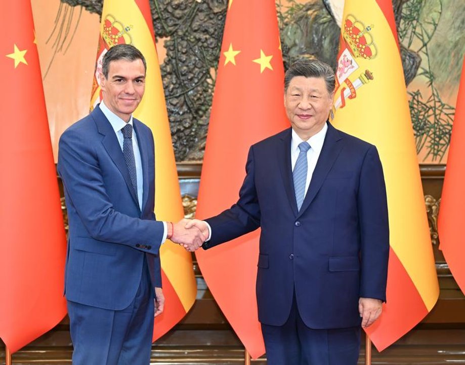 Pedro Sánchez y Xi Jinping durante la visita oficial en Pekín