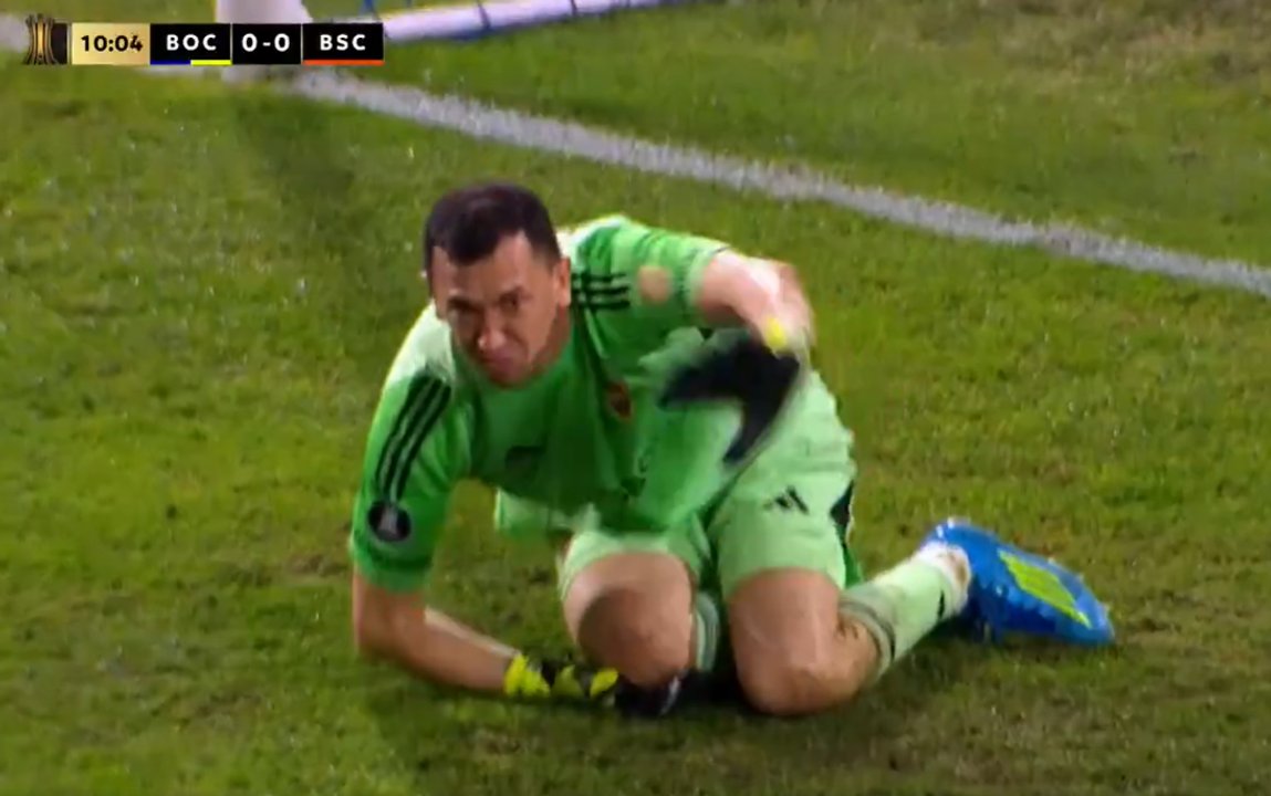 Boca en alerta: Marchesín se lesiona y deja el partido ante Barcelona