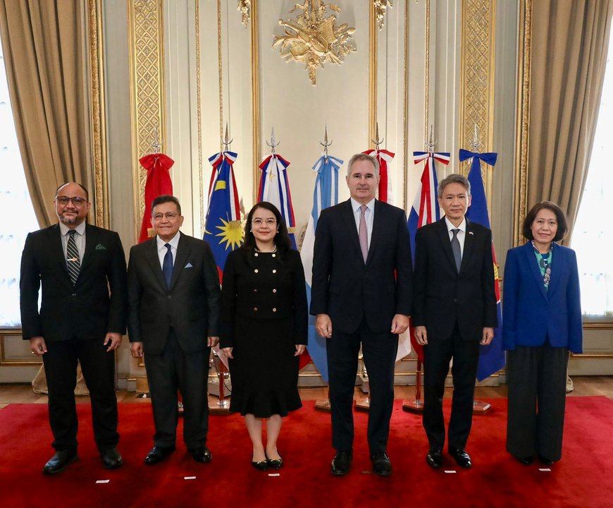 Quirno afianzó lazos con diplomáticos asiáticos para fortalecer la seguridad comercial