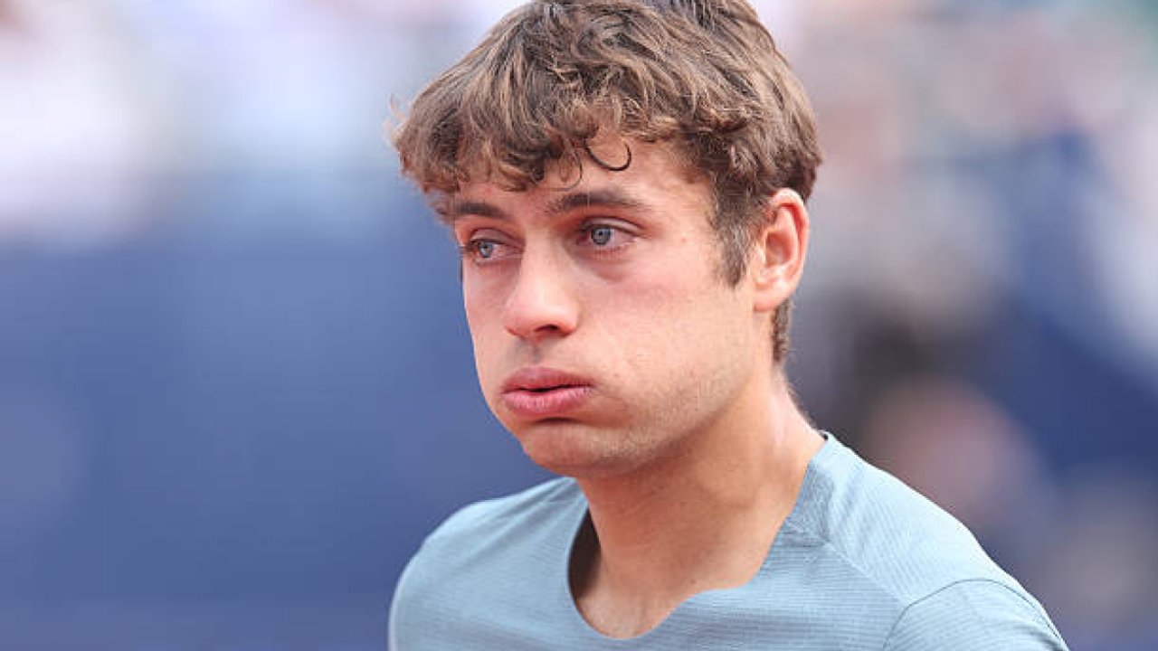 Flavio Cobolli sorprende y elimina a Zverev en Múnich