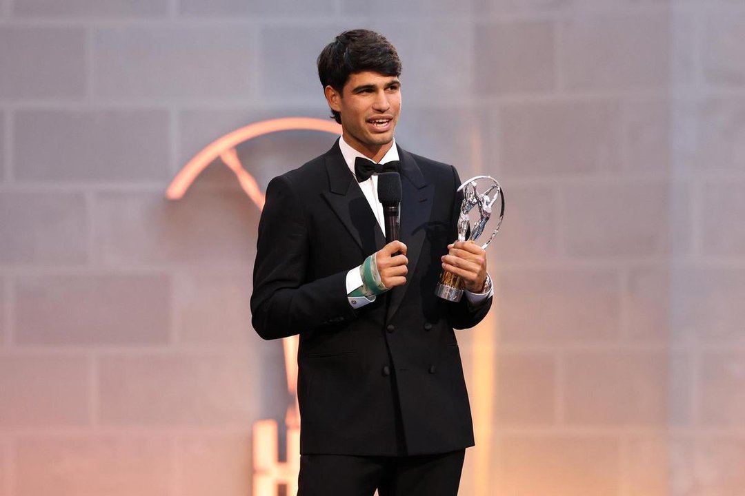 El tenista español Carlos Alcaraz se quedó con el premio Laureus al mejor deportista del año
