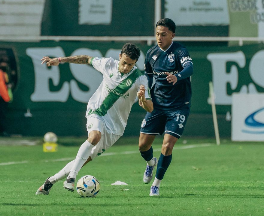 Banfield empató con el líder Independiente Rivadavia de Mendoza, que le sacó 4 puntos de diferencia a River