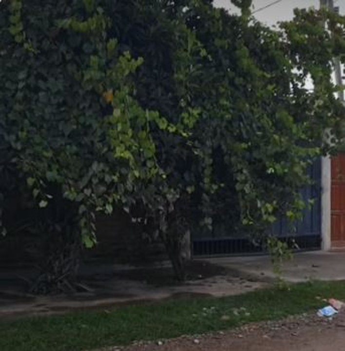 Patrullero y cinta policial en un operativo en Salta