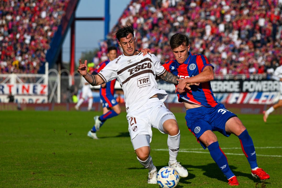 Platense recibe a San Lorenzo con público de ambas parcialidades en un duelo clave por los playoffs