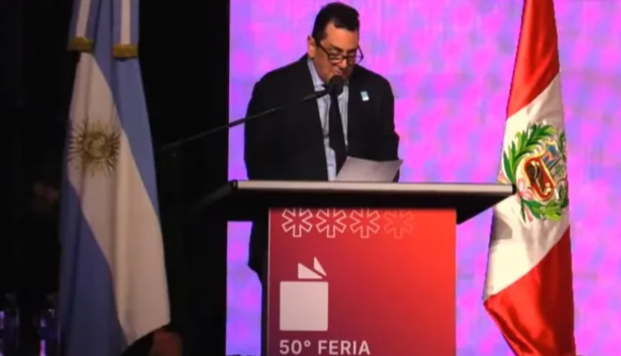 Tensión en la Feria del Libro: fuertes abucheos durante el discurso de Leonardo Cifelli