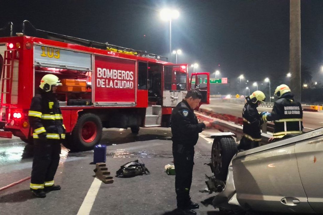 Colisión múltiple en la Autopista Perito Moreno deja un saldo de dos heridos
