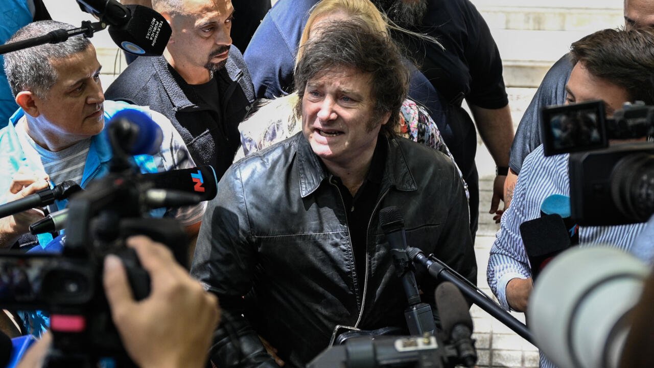 “Delincuentes”: Milei volvió a atacar a la prensa y apuntó contra un canal de TV