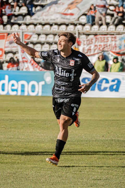 Morón le ganó a Racing de Córdoba por 2-1 y es el único líder de la zona A de la Primera Nacional 2026