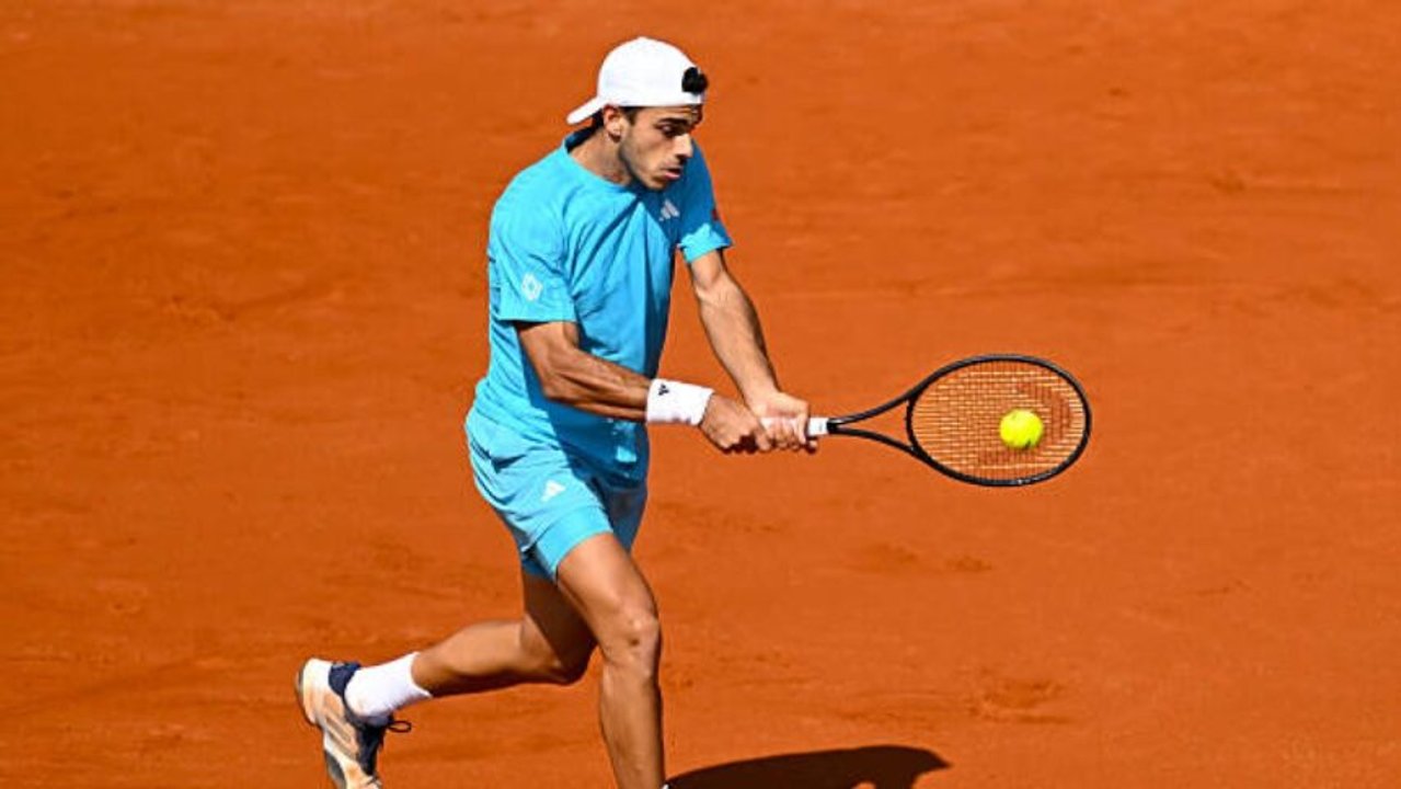 Cerúndolo le ganó sin complicarse a Darderi y se metió en los octavos de final del Masters de Madrid