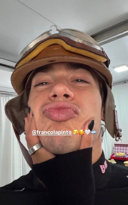 Franco Colapinto y Maia Reficco, a los besos en Buenos Aires