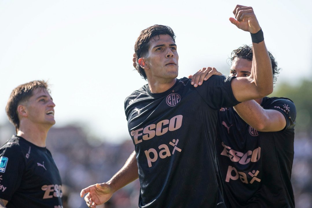 Platense busca avanzar en la Copa Libertadores ante Independiente Santa Fe