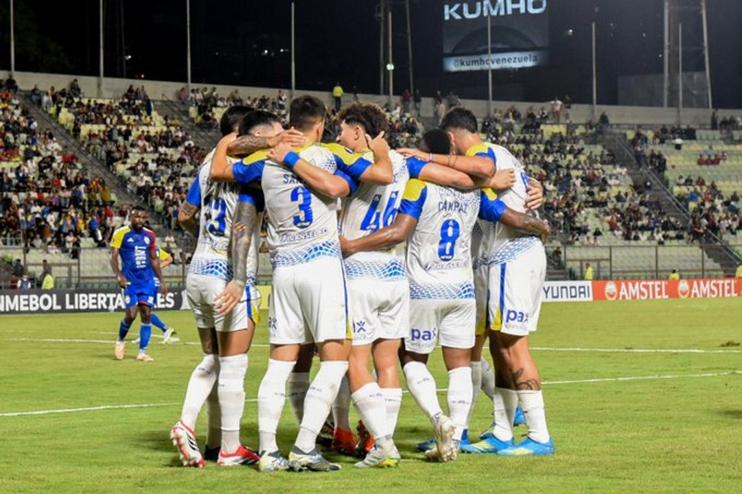 Rosario Central goleó en Venezuela y se encamina en la Copa Libertadores