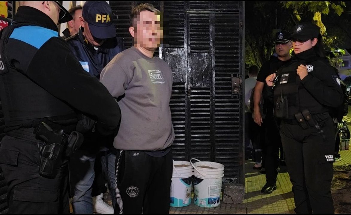 Desmantelan taller clandestino en Parque Chas: menores involucrados y un detenido