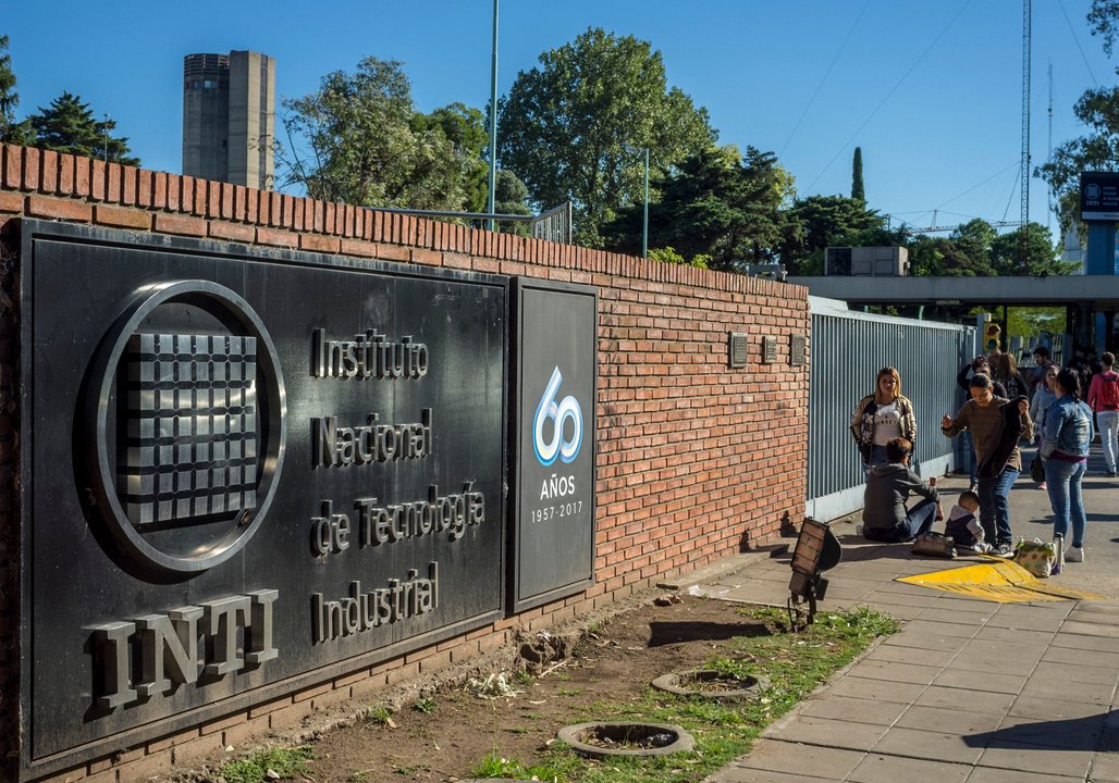 Protesta gremial en el predio del INTI