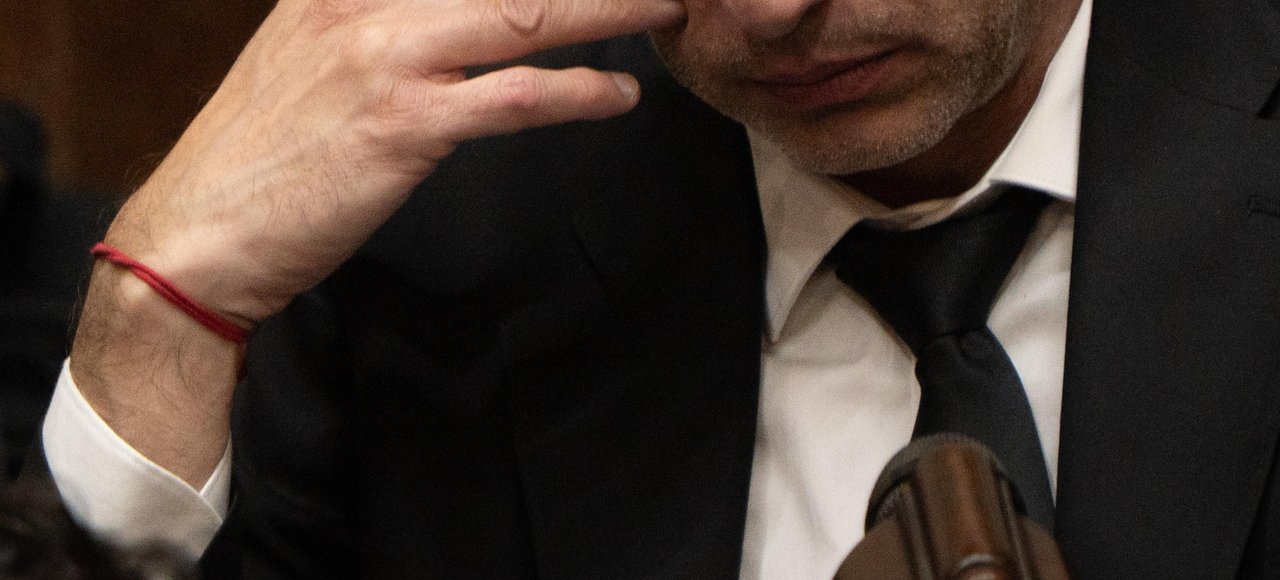 Quién es y cuánto cobra el diputado libertario que se durmió en el Congreso