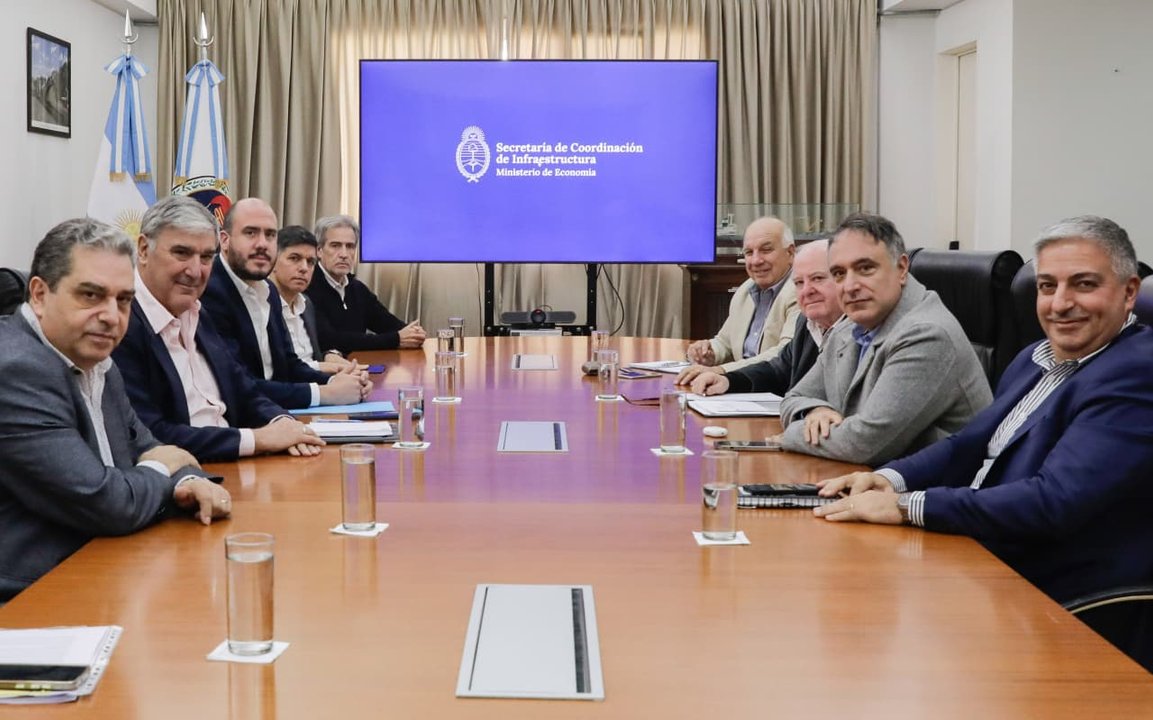 La Secretaría de Transporte y las empresas de colectivos continuarán negociando para “garantizar un sistema más eficiente”