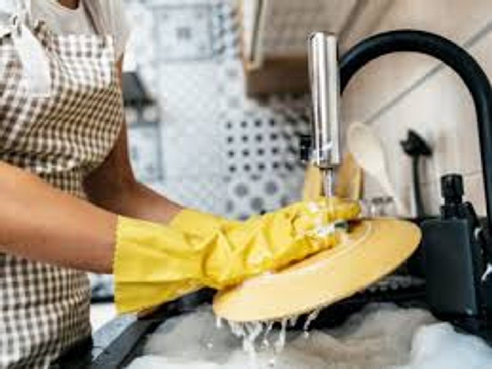 El Gobierno acordó los nuevos aumentos para trabajadoras de casas particulares