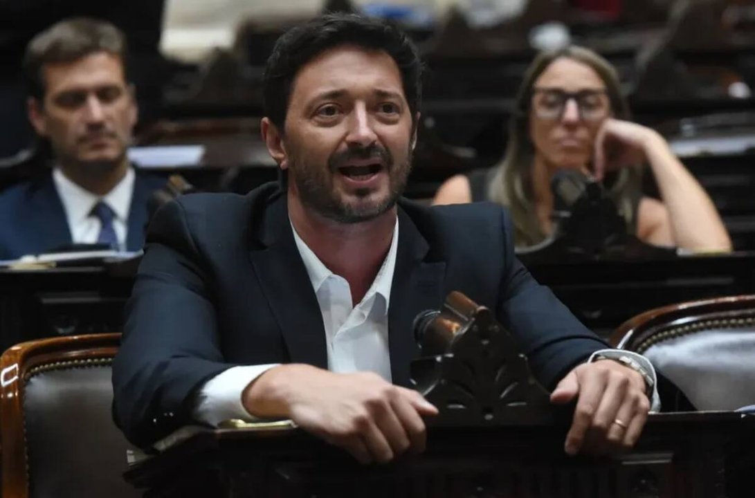 Yeza apoyó el rumbo económico y pidió claridad institucional: “La prioridad es que el Gobierno funcione”