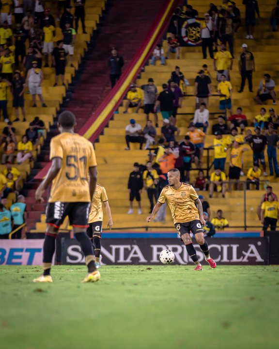 Barcelona de Ecuador llega envuelto en tensión y “guerra interna" al duelo con Boca por la Libertadores