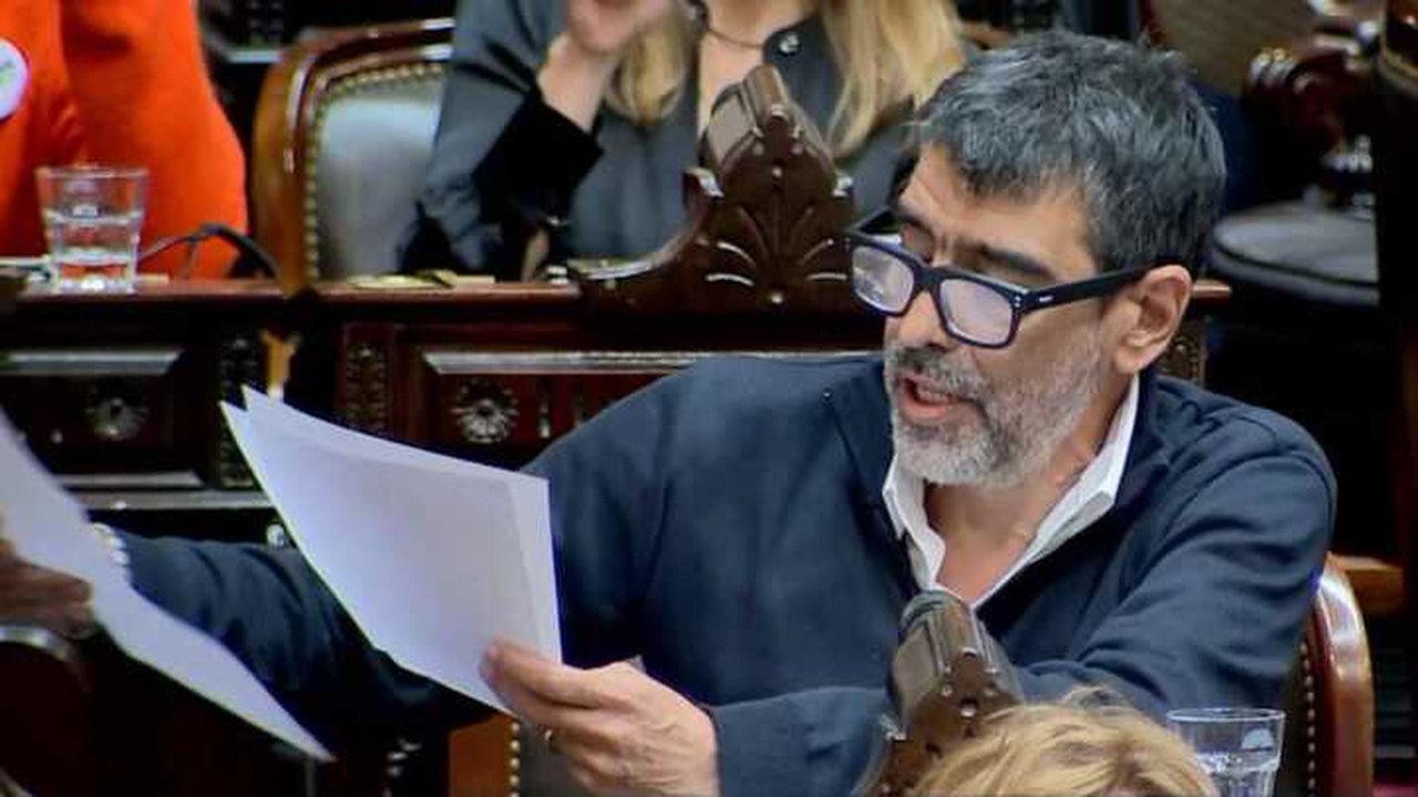 Tailhade redobló la apuesta contra Adorni: "Es un hecho de corrupción galopante"
