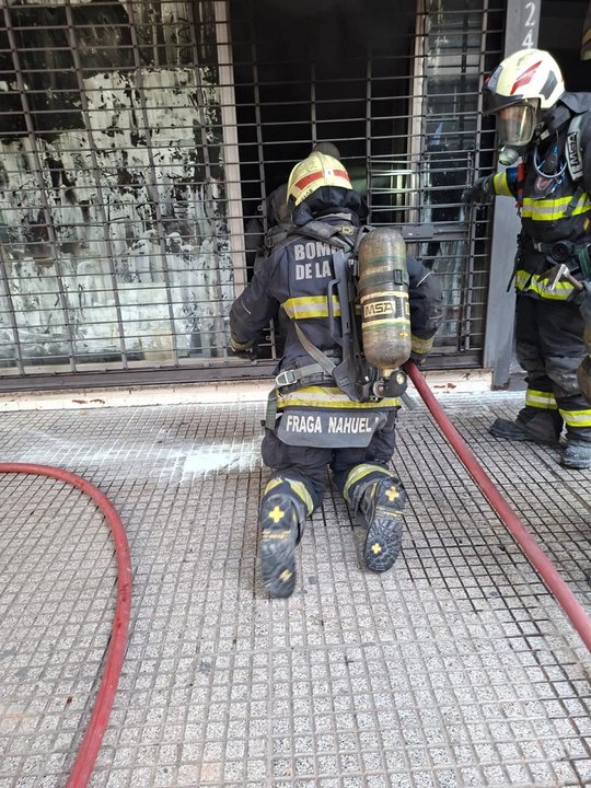 Incendio en un comercio de Recoleta: trasladaron a un hombre al Hospital Rivadavia