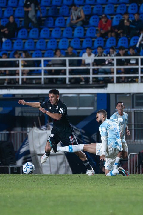 Riestra fue goleado por Gremio y se complicó en la Copa Sudamericana