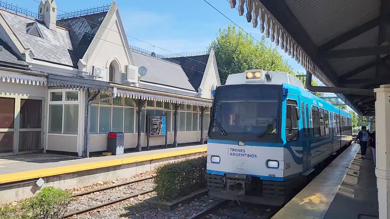 Formación del Tren de la Costa en el corredor norte bonaerense