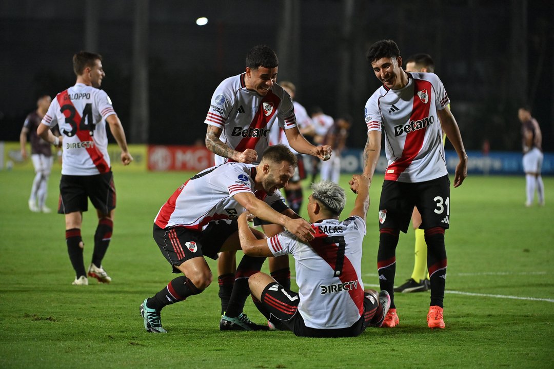 Coudet se enfrenta a su primer gran desafío en River: octavos de final ante San Lorenzo