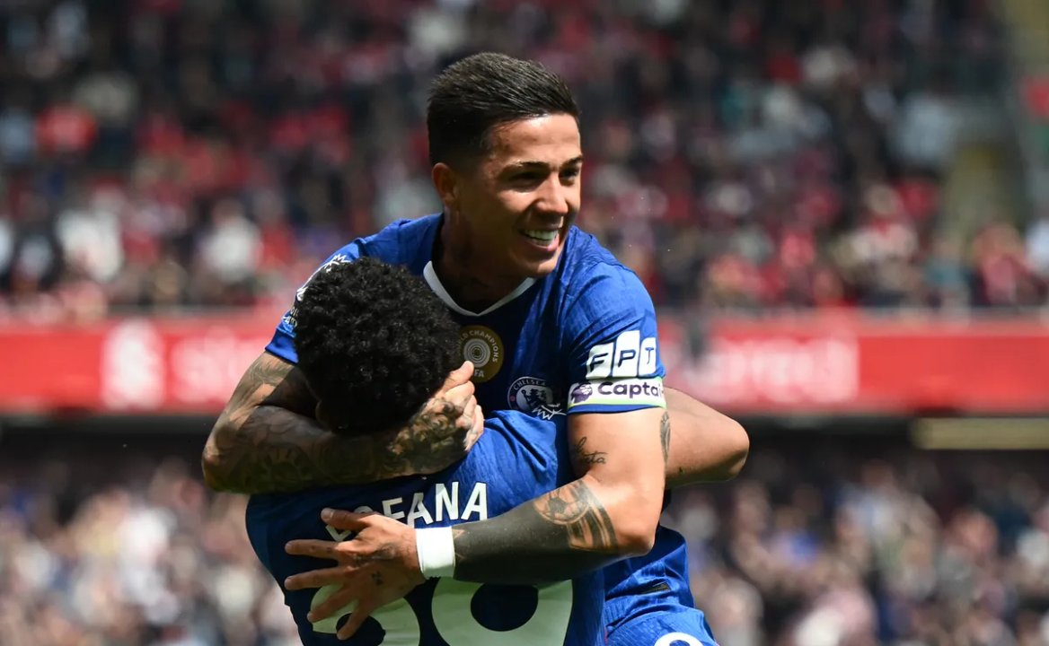 El Chelsea rescató un empate ante el Liverpool gracias a Enzo Fernández