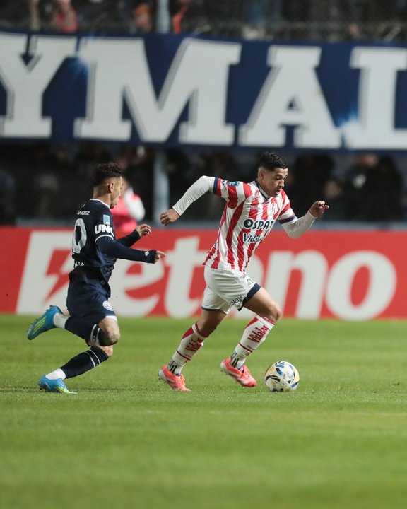 Unión sorprende y elimina a Independiente Rivadavia en octavos de final