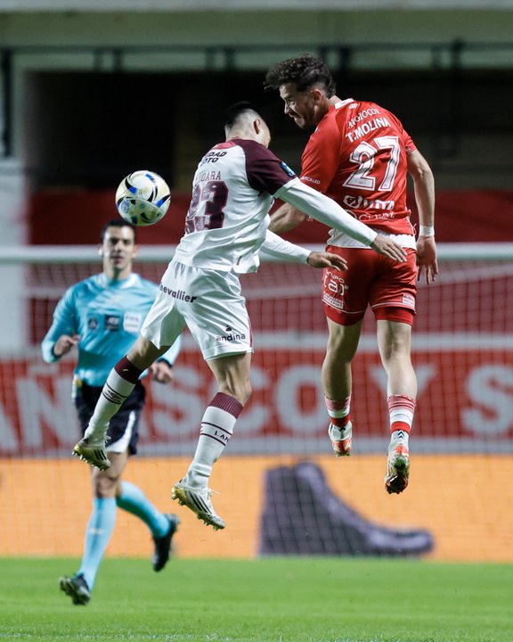 Argentinos Juniors avanza a cuartos tras vencer a Lanús