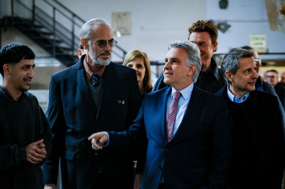 Martín Llaryora durante el anuncio del fondo para escuelas técnicas