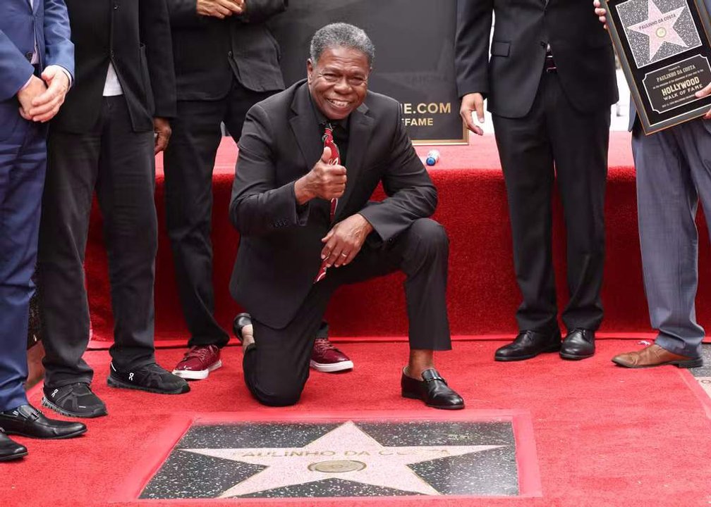 Paulinho Da Costa recibe su estrella en el Paseo de la Fama de Hollywood