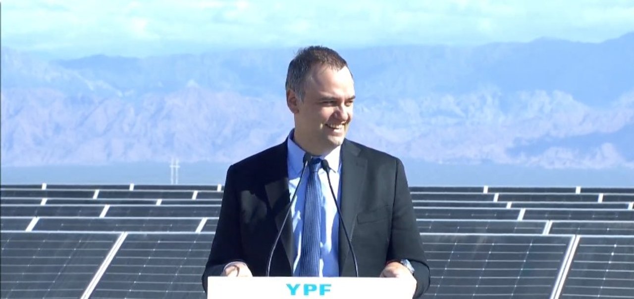 Manuel Adorni en la inauguración del parque solar El Quemado en Mendoza