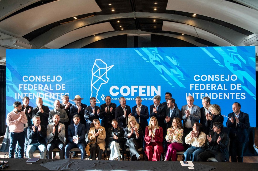 Intendentes reunidos en Rosario para reclamar por fondos nacionales retenidos
