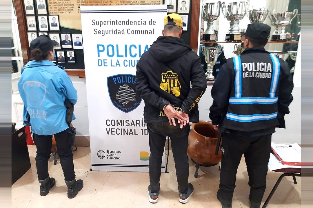 Condenan a hincha de Peñarol por portar un arma en Buenos Aires
