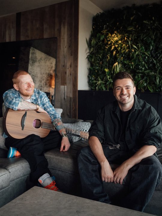 Martin Garrix y Ed Sheeran presentan Repeat it tras 10 años de trabajo conjunto