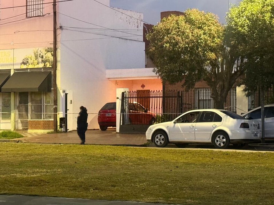 Tragedia en Córdoba: Una niña de 5 años muere aplastada por el portón de su casa
