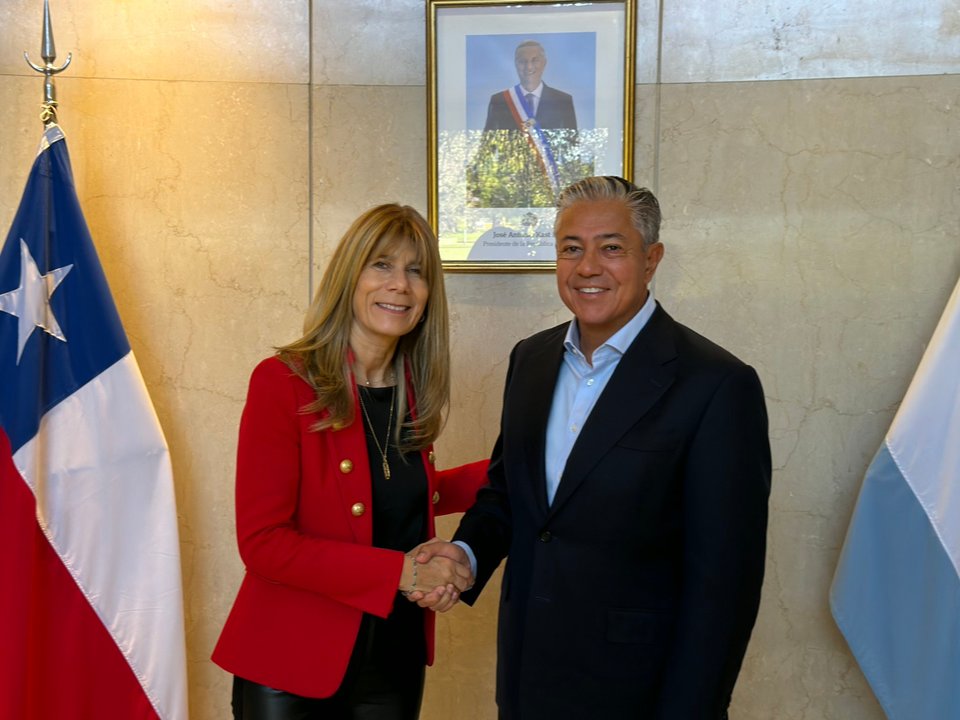 Reunión entre el gobernador Rolando Figueroa y la ministra de Energía de Chile, Ximena Rincón