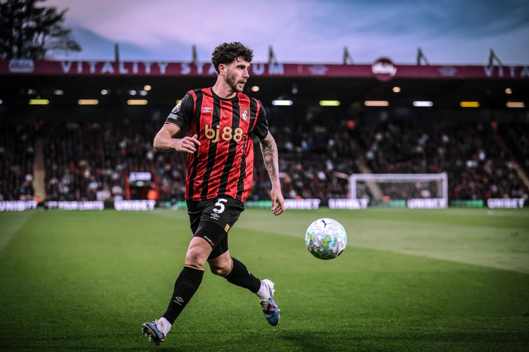 Marcos Senesi, en la mira de grandes clubes ingleses tras dejar el Bournemouth