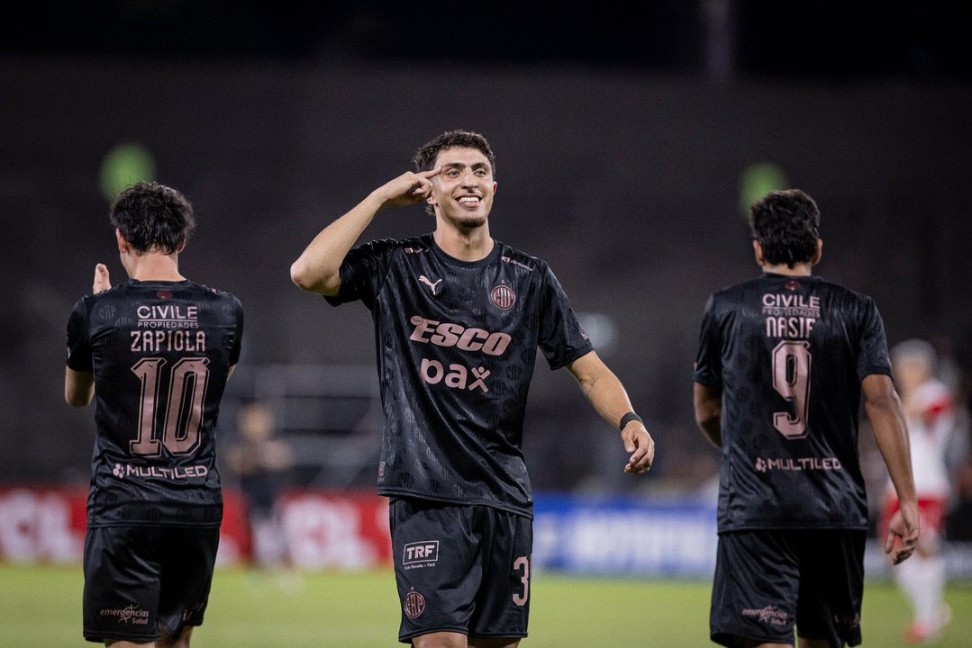 Platense busca la histórica clasificación ante Independiente Santa Fe en la Copa Libertadores