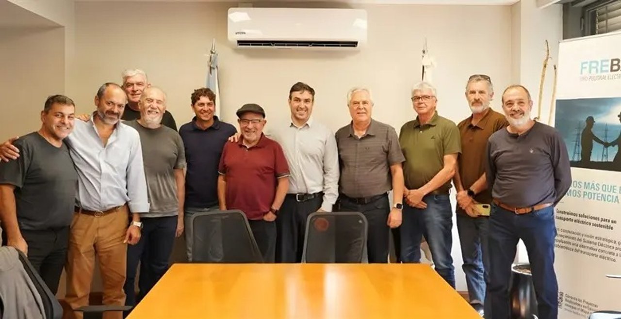 Reunión de cooperativas eléctricas bonaerenses por la crisis financiera