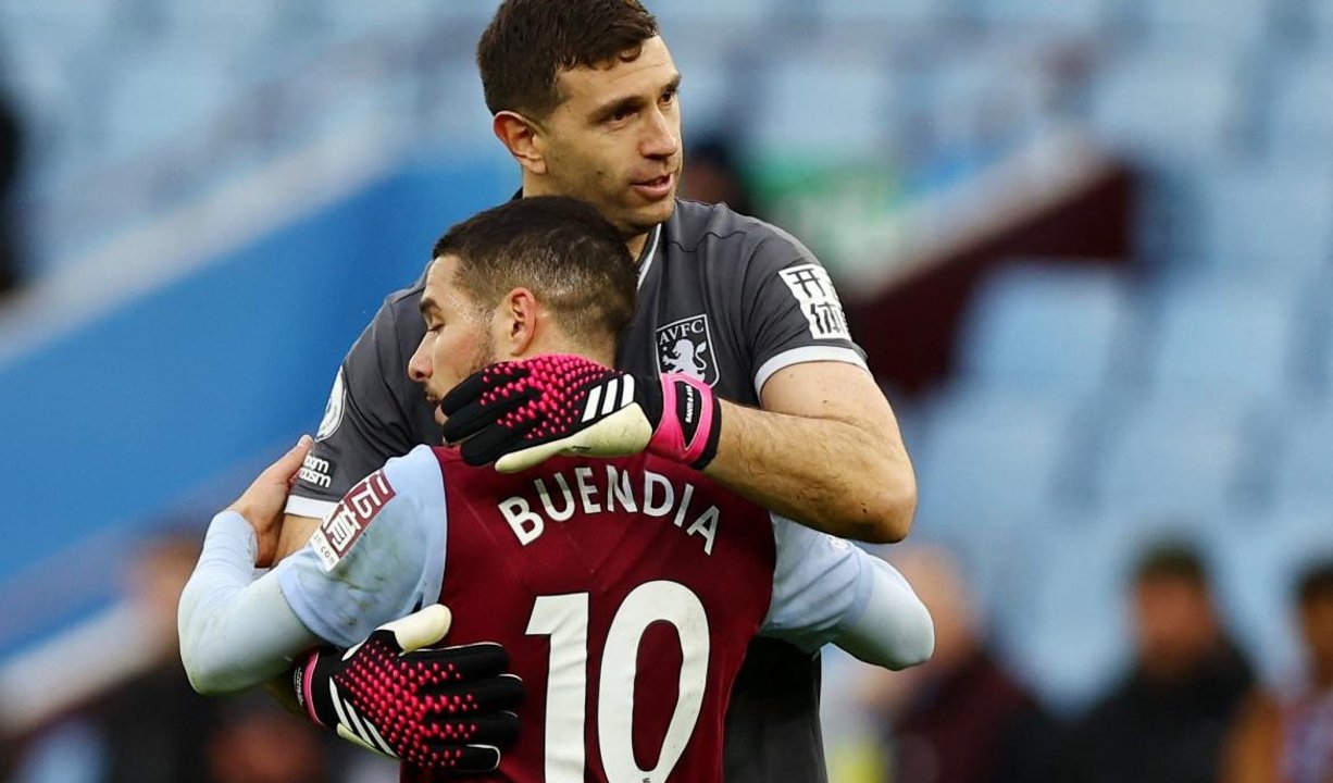 El Aston Villa busca la gloria en la Europa League con Martínez y Buendía