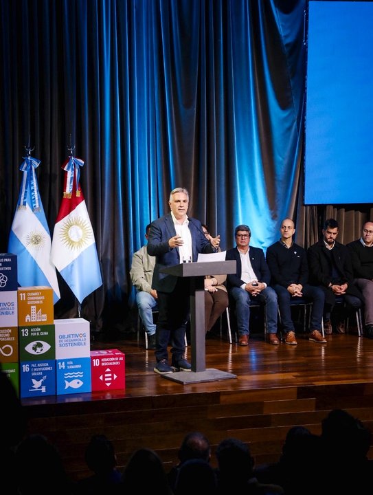 Martín Llaryora en conferencia sobre subsidios al gas en Córdoba