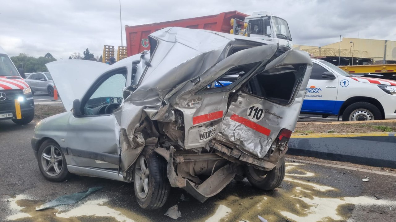 Tragedia en la Panamericana: un muerto en choque entre camiones y utilitarios