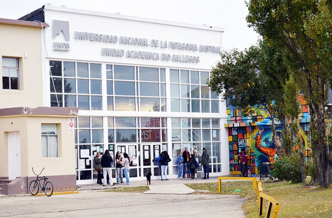 Agresor apuñala a estudiante en la Universidad de Río Gallegos