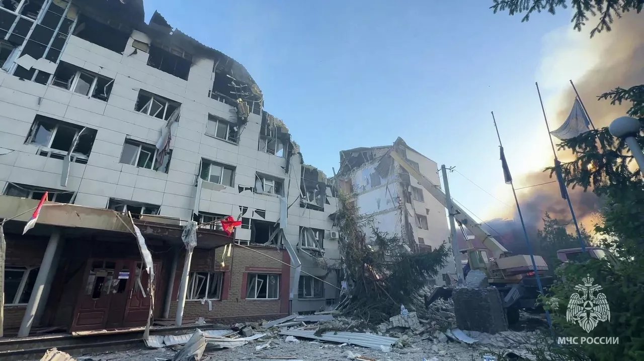 Edificios dañados tras ataque con drones en Luhansk