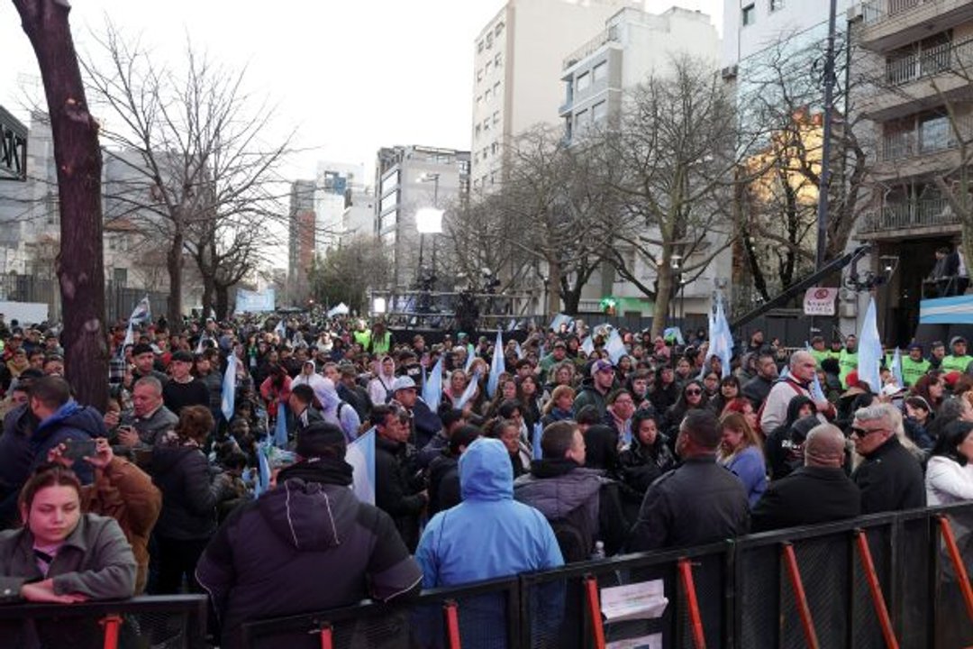 Funcionarios y disputas internas en la arena política argentina